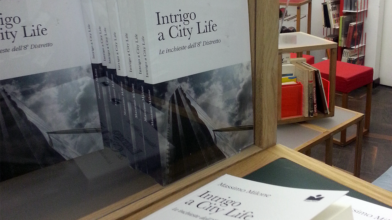 le zie di milano, sistema modulare libreria babele, allestimenti, presentazione libro Massimo Milone, mvcomunicazione